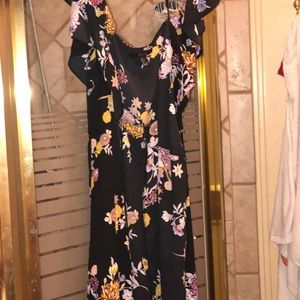 Forever21(NEW WITH TAGS)Size L Floral Wrap Dress